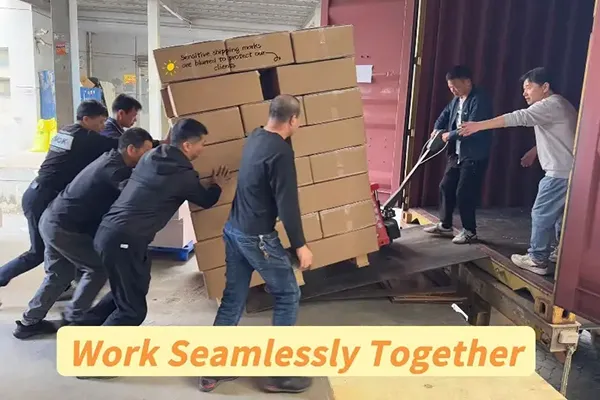 Caricamento efficiente: un contenitore da 40 HQ di scatole di carta per la cura della pelle